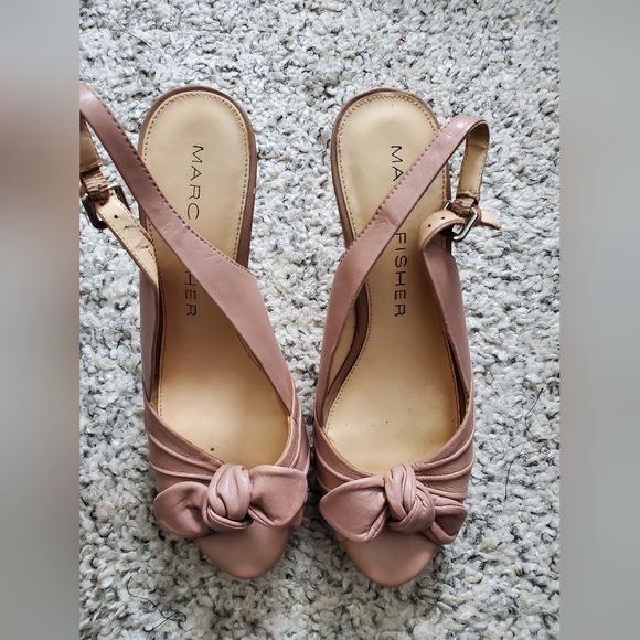 Marc Fisher Sandals Size 7 with cotton candy pink colour, bow details - Picture 11 of 12